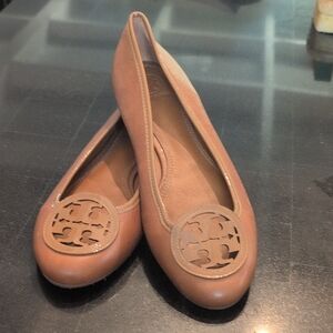 💙NEW TORY BURCH TAN LEATHER FLATS 💙